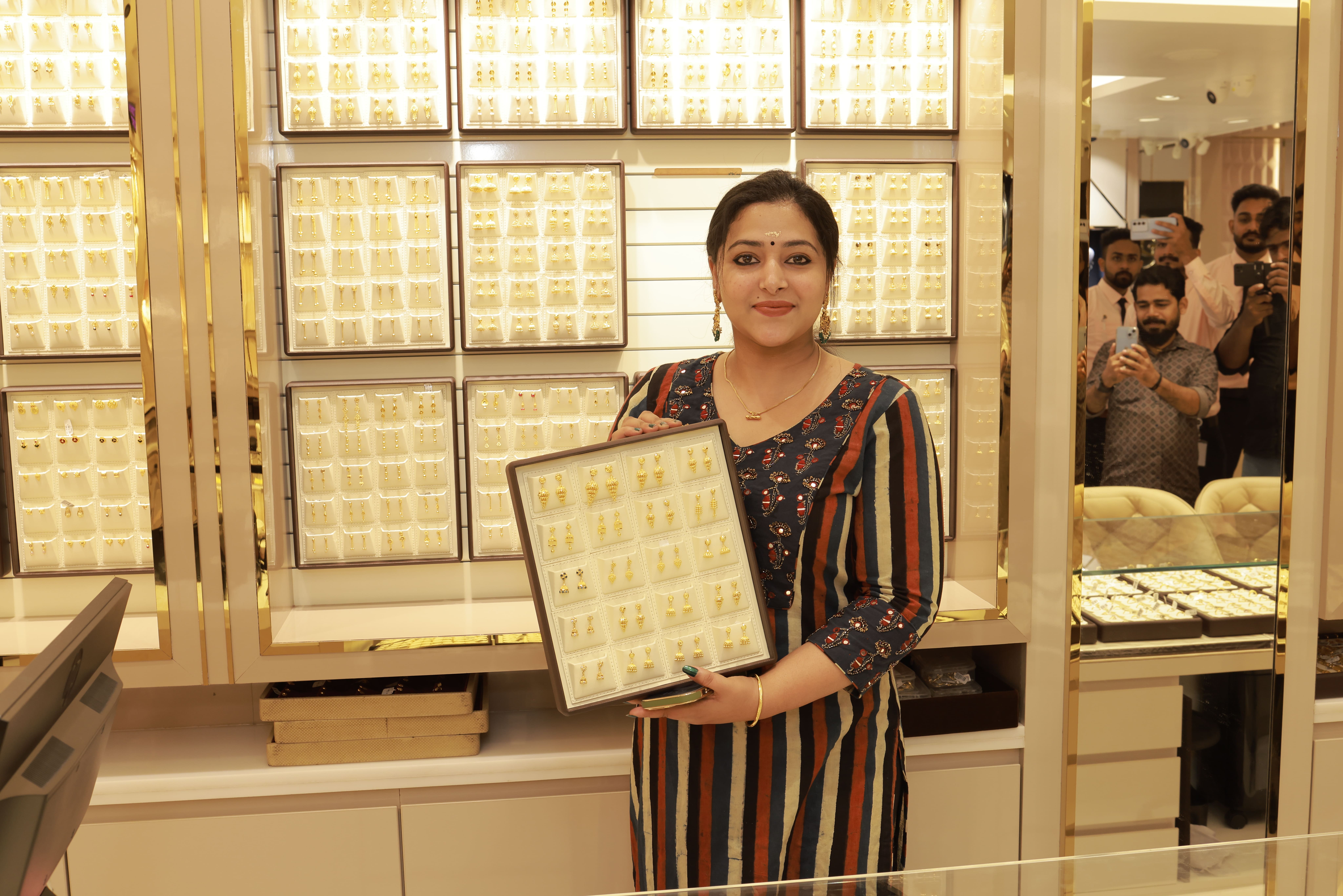 Navarathna Gold and Diamonds Jewellery