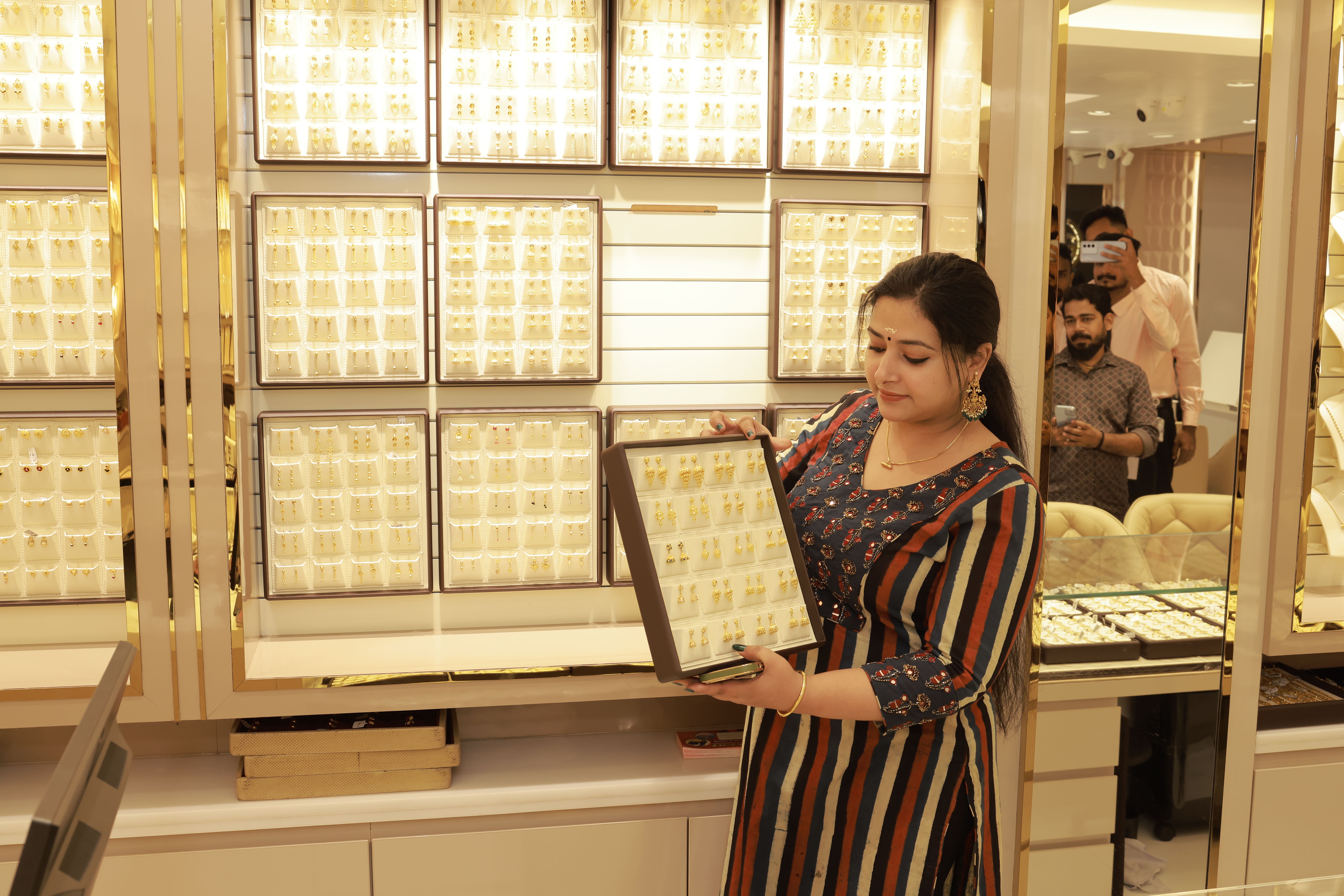 Navarathna Gold and Diamonds Jewellery