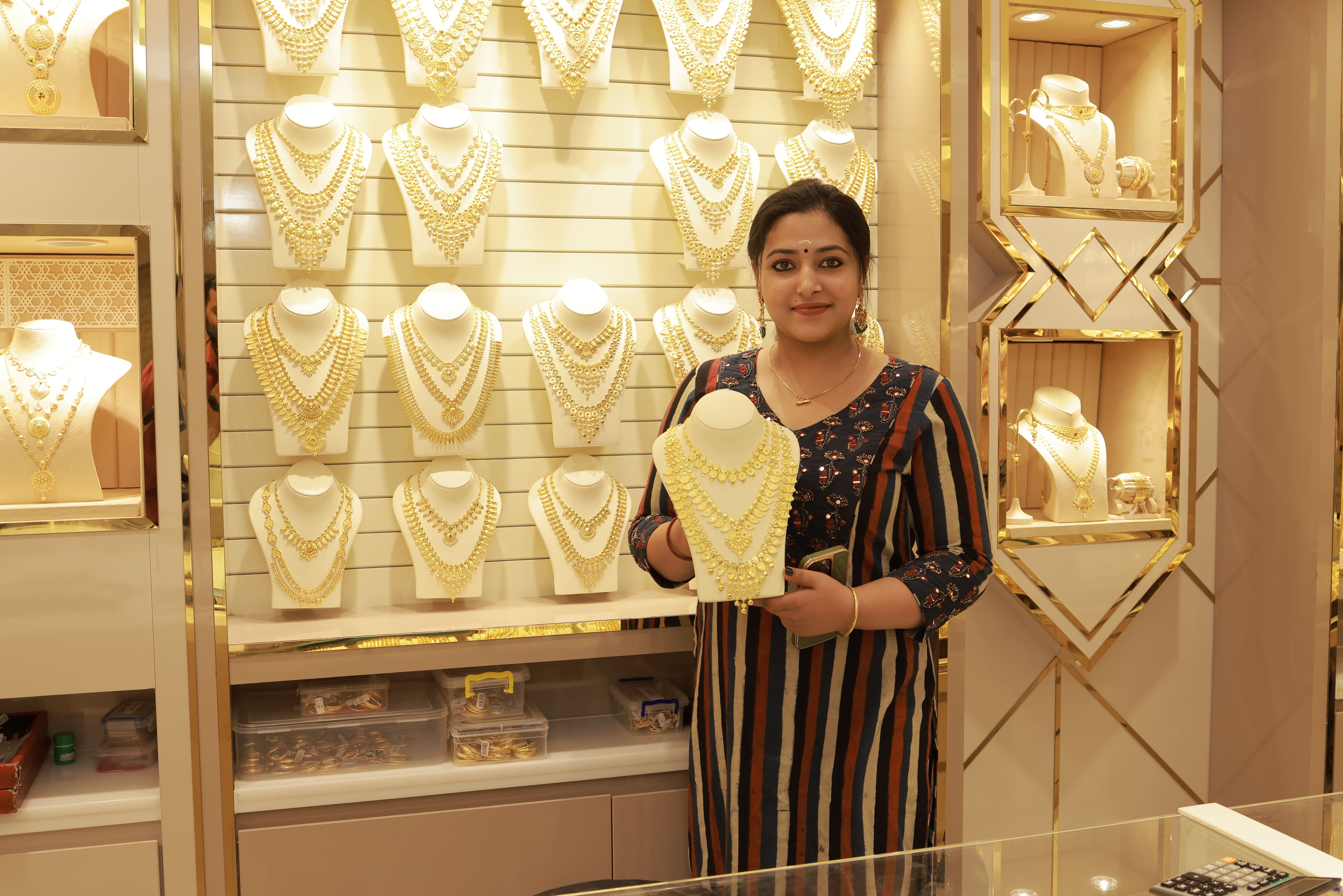 Navarathna Gold and Diamonds Jewellery