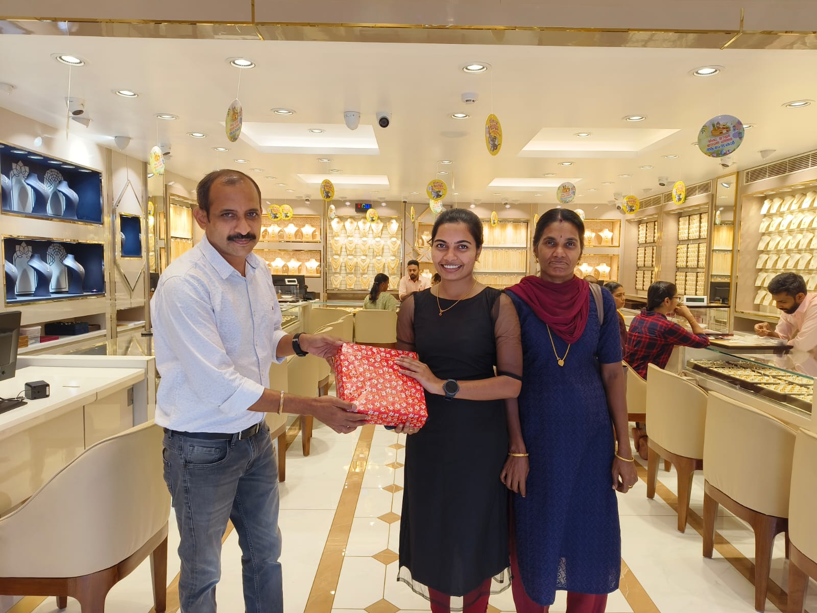 Navarathna Gold and Diamonds Jewellery